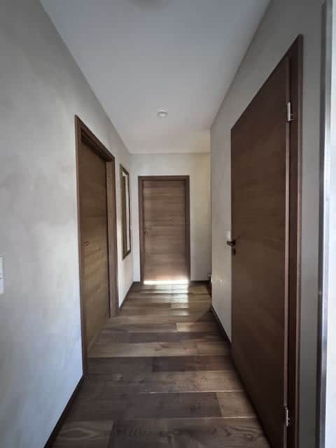 Der neue Eingansbereich nach über 6 Monaten Bauphase nach dem Wasserschaden in 2024.