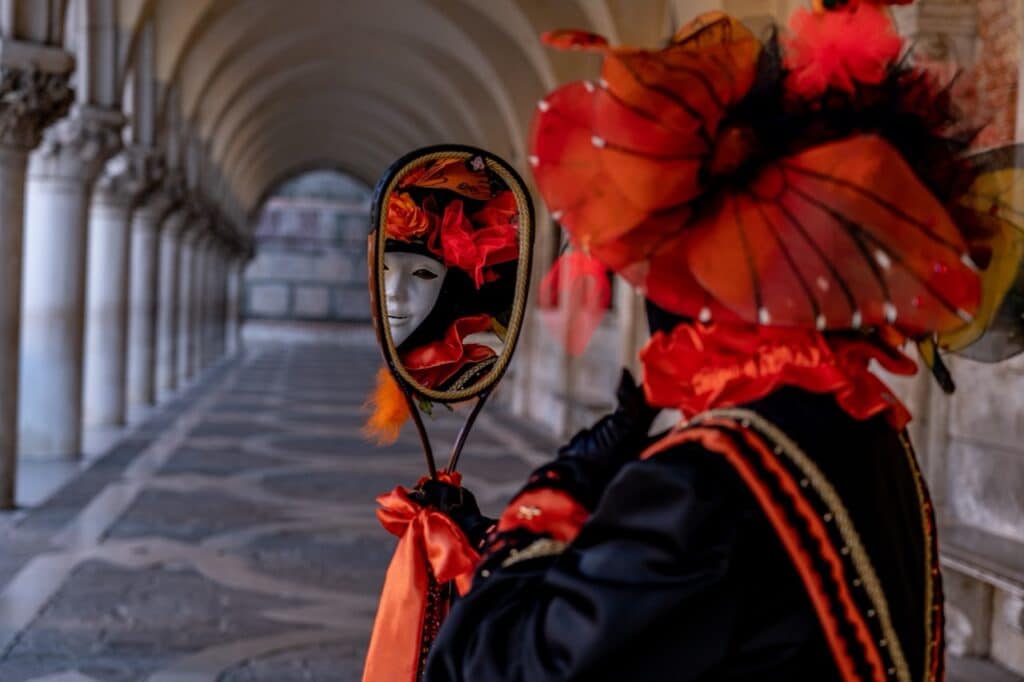 Karneval und Beziehung. Lies im Blogartikel unterschiedliche Haltungen. Beziehungsexperte Michael Lahme Coaching aus Düsseldorf
